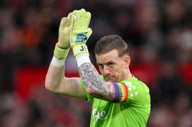 Everton 'dan Jordan Pickford Tarkowski' nin 1 Aralık 2024 'te Old Trafford, Manchester, Birleşik Krallık' ta oynanan Premier League maçında yerini alması sonrasında Gökkuşağı Dantelli kolluk takıyor.