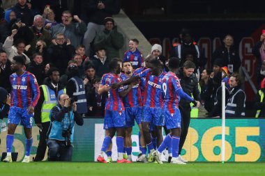 Crystal Palace 'dan Daniel Muoz, 30 Kasım 2024' te İngiltere 'nin Selhurst Park kentinde oynanan Crystal Palace - Newcastle United maçında 1-1 kazanma hedefini kutluyor.