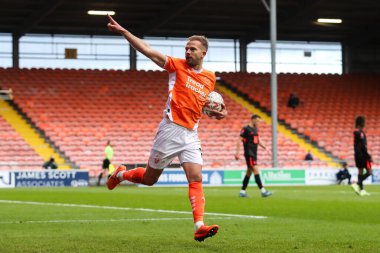 Blackpool 'dan Jordan Rhodes, 1 Aralık 2024' te İngiltere 'nin Blackpool kentinde oynanan Blackpool-Birmingham City maçında 1-2' lik galibiyet golünü kutluyor.