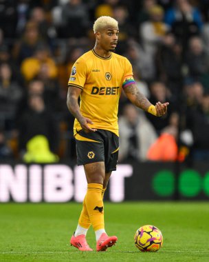 Wolverhampton Wanderers takımından Mario Lemina, 30 Kasım 2024 tarihinde İngiltere 'nin Wolverhampton kentinde oynanan Premier League maçında Wolverhampton Wanderers Bournemouth' a karşı.