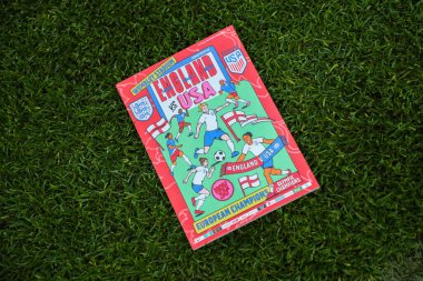 30 Kasım 2024 'te İngiltere' nin Wembley Stadyumu 'nda oynadığı Uluslararası Bayanlar Dostluk karşılaşması öncesinde maç programının genel bir görüntüsü