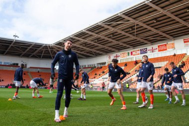 Blackpool 'dan James Husband, 1 Aralık 2024' te Birleşik Krallık, Blackpool 'da oynanan Blackpool-Birmingham City karşılaşmasında oynanan Emirates FA Cup 2. Raund karşılaşması öncesinde ısınma turunda