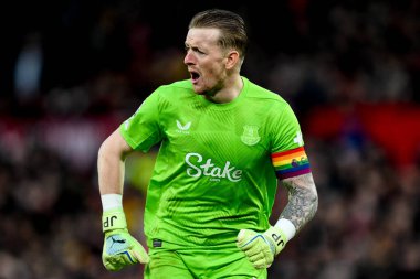 Everton 'dan Jordan Pickford, 1 Aralık 2024' te Manchester United 'ın Everton' a karşı oynadığı Premier Lig maçında JP kişisel kalecilik eldivenleri ve Rainbow Laces 'in kaptanlığını üstlendi.