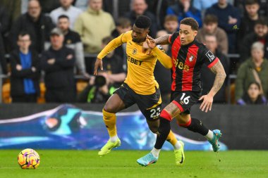 Wolverhampton Wanderers takımından Nlson Semedo ve Bournemouth takımından Marcus Tavernier Premier League maçında Wolverhampton Wanderers 'a karşı Molineux, Wolverhampton, İngiltere' de 30 Kasım 2024 'te oynanan maçta