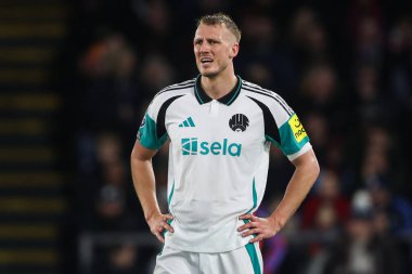 Newcastle United takımından Dan Burn, 30 Kasım 202 'de İngiltere' nin Selhurst Park kentinde oynanan Crystal Palace - Newcastle United maçında