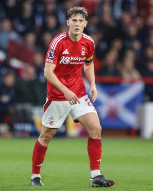 Nottingham Ormanı 'ndan Ryan Yates Premier Lig maçı sırasında Nottingham Forest, Ipswich Town' a karşı City Ground, Nottingham, Birleşik Krallık 'ta, 30 Kasım 202
