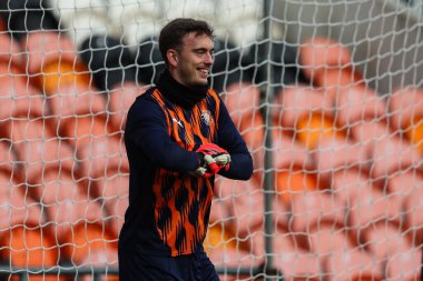 Blackpool 'dan Harry Tyrer, 1 Aralık 202' de Birleşik Krallık 'ın Blackpool şehrinde oynanan Blackpool-Birmingham maçında oynanan ikinci tur ısınma turu öncesinde oynanacak.
