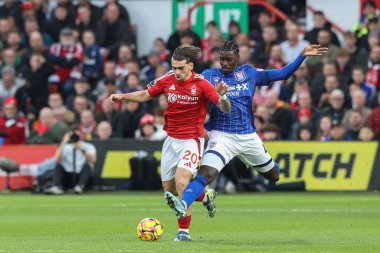 Nottingham Ormanı 'ndan Jota Silva, 30 Kasım 202' de Nottingham 'ın başkenti Nottingham' da oynanan Premier League maçı sırasında Ipswich Town 'dan Axel Tuanzebe tarafından faul yaptı.