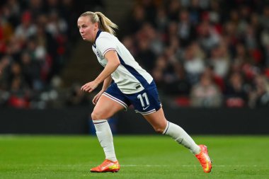 İngiltere 'den Beth Mead, 30 Kasım 2024' te İngiltere 'nin Wembley Stadyumu' na karşı oynadığı Uluslararası Kadınlar Dostluk karşılaşmasında görev başında.
