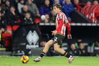 Sheffield United takımından Sydie Peck, Sheffield Lane, Sheffield, Birleşik Krallık 'ta 29 Kasım 2024' te Sheffield United ve Sunderland maçında topu aldı.