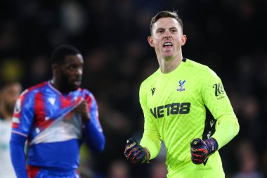 Crystal Palace 'dan Dean Henderson, 30 Kasım 2024' te İngiltere 'nin Londra kenti Selhurst Park' ta oynanan Crystal Palace - Newcastle United maçından sonra takımlarını deplasmandaki taraftarların karşısına çıkardı.