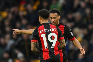 Bournemouth 'dan Tyler Adams, 30 Kasım 2024 tarihinde İngiltere' nin Wolverhampton, Wolverhampton 'da oynanan Premier League karşılaşmasında Bournemouth' dan Justin Kluivert ile konuştu.