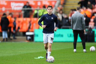 Blackpool 'dan Dom Ballard, 1 Aralık 2024' te Birleşik Krallık, Blackpool 'da oynanan Blackpool-Birmingham City karşılaşmasında oynanan Emirates FA Cup 2. Raund karşılaşması öncesinde ısınma turunda...