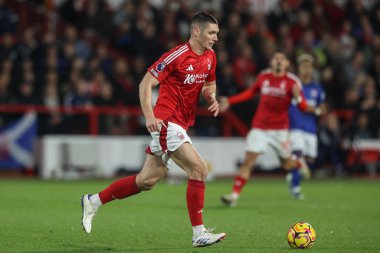 Nottingham Ormanı 'ndan Nikola Milenkovi, 30 Kasım 2024' te İngiltere 'nin Nottingham kentinde oynanan Premier League maçında Nottingham Ormanı' na karşı Ipswich Town maçında topa vuruyor.