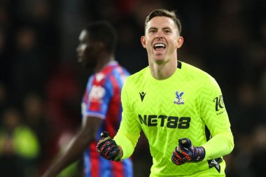 Crystal Palace 'dan Dean Henderson, 30 Kasım 2024' te İngiltere 'nin Londra kenti Selhurst Park' ta oynanan Crystal Palace - Newcastle United maçından sonra takımlarını deplasmandaki taraftarların karşısına çıkardı.