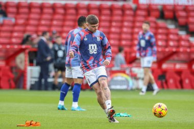 Ipswich Town 'dan Leif Davis Premier League maçında ısınma turunda Nottingham Forest, Ipswich Town' a karşı City Ground, Nottingham, İngiltere, 30 Kasım 2024