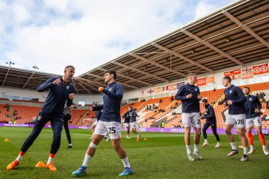 Blackpool oyuncuları, 1 Aralık 2024 'te Birleşik Krallık' ın Bloomfield Road kentinde oynanan Blackpool-Birmingham City karşılaşmasında oynanan 2.