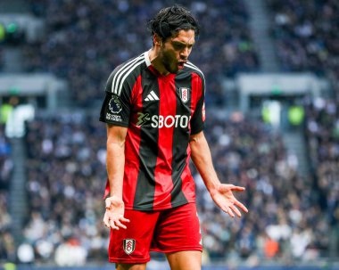 Fulham 'dan Raul Jimenez, 1 Aralık 2024' te Tottenham Hotspur 'a karşı Fulham Stadyumu' nda oynanan Premier League karşılaşmasında tepki gösterdi.