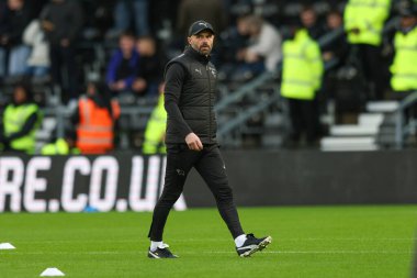 Derby County 'nin Paul Warne teknik direktörü Sky Bet Şampiyonası maçında Derby County - Sheffield Çarşamba günü İngiltere' nin Pride Park Stadyumu, Derby, 1 Aralık 2024 'te karşı karşıya geldi.