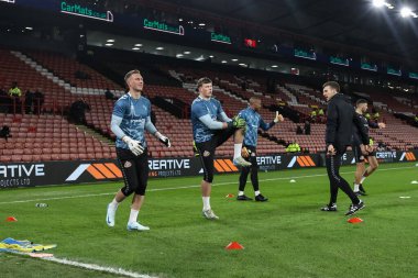 Sunderland 'dan Simon Moore ve Sunderland' dan Anthony Patterson maç öncesi ısınma maçında Sheffield United ile Sunderland Bramall Lane, Sheffield, Birleşik Krallık 'ta 29 Kasım 2024' te karşı karşıya geldiler.