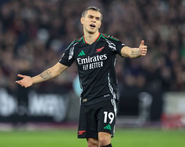 Arsenal 'den Leandro Trossard, 30 Kasım 2024' te Londra Stadyumu 'nda oynanan Premier League maçı sırasında tepki gösterdi.