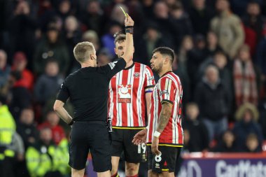 Hakem Gavin Ward, Sheffield United takımının oyuncusu Gustavo Hamer 'a 29 Kasım 2024' te Bramall Lane, Sheffield, İngiltere 'de oynanan Sunderland maçında sarı kart verdi.