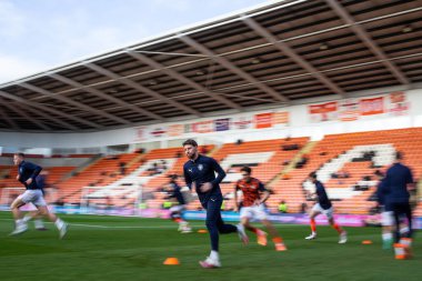 Blackpool 'dan James Husband, 1 Aralık 2024' te Birleşik Krallık, Blackpool 'da oynanan Blackpool-Birmingham City karşılaşmasında oynanan Emirates FA Cup 2. Raund karşılaşması öncesinde ısınma turunda