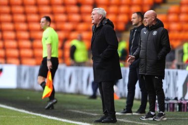 Steve Bruce, 1 Aralık 2024 'te Blackpool, Blackpool' da oynanan Blackpool-Birmingham maçında Blackpool 'un koçu oldu.