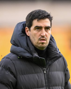 Bournemouth Andoni Iraola teknik direktörü, 30 Kasım 2024 tarihinde İngiltere 'nin Wolverhampton kentinde oynanan Premier League karşılaşması öncesinde Wolverhampton Wanderers-Bournemouth maçına geldi.