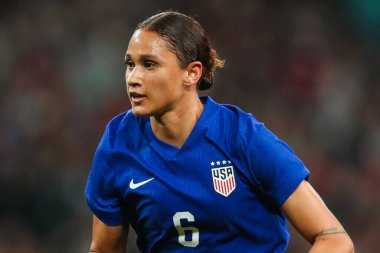 Birleşik Devletler 'den Lynn Willaims, 30 Kasım 2024' te Wembley Stadyumu 'nda oynanan Uluslararası Kadınlar Dostluk karşılaşmasında İngiltere' ye karşı.