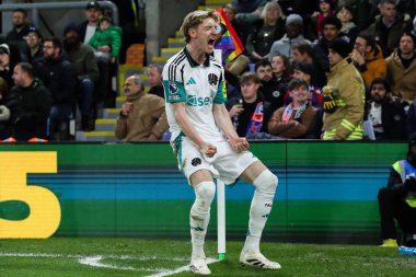 Newcastle United takımından Anthony Gordon, 30 Kasım 2024 'te İngiltere' nin Selhurst Park kentinde oynanan Crystal Palace - Newcastle United maçında 0-1 'lik galibiyet golünü kutluyor.