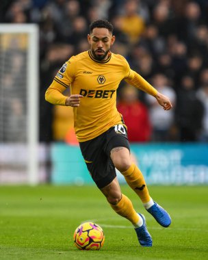 Wolverhampton Wanderers takımından Matheus Cunha, 30 Kasım 2024 'te İngiltere' nin Molineux kentinde oynanan Premier League maçında Wolverhampton Wanderers 'a karşı Bournemouth maçında topa vuruyor.