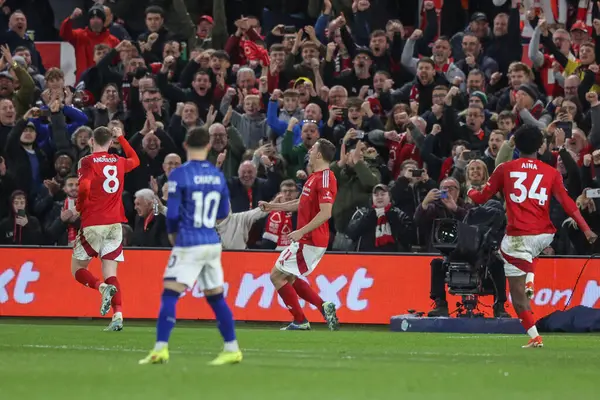 Nottingham Ormanı 'ndan Chris Wood 30 Kasım 2024' te İngiltere 'nin Nottingham kentinde oynanan Premier League maçı Nottingham Forest-Ipswich Town maçında 1-0' lık galibiyetini kutluyor.