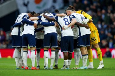 Tottenham Hotspur Premier Lig maçı sırasında Tottenham Hotspur Fulham 'a karşı Tottenham Hotspur Stadyumu, Londra, 1 Aralık 2024' te bir araya geldi.