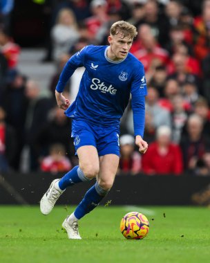 Everton 'dan Jarrad Branthwaite Premier League maçı sırasında Manchester United Everton' a karşı Old Trafford, Manchester, İngiltere, 1 Aralık 2024