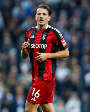 Fulham 'dan Sander Berge Premier Lig maçı sırasında Tottenham Hotspur Fulham' a karşı Tottenham Hotspur Stadyumu, Londra, 1 Aralık 2024