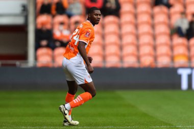 Blackpool 'dan Odeluga Offiah 1 Aralık 2024 tarihinde Birleşik Krallık' ın Bloomfield Road kentinde oynanan Blackpool-Birmingham maçı sırasında oynanan 2.