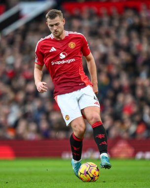 Manchester United ile Everton arasında oynanan Premier League maçında Manchester United 'dan Matthijs de Ligt 1 Aralık 2024' te Old Trafford, Manchester 'da karşı karşıya geldi.