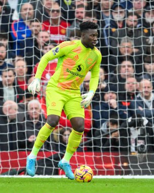 Manchester United 'dan Andr Onana Premier League maçı sırasında Manchester United Everton' a karşı Old Trafford, Manchester, İngiltere, 1 Aralık 2024