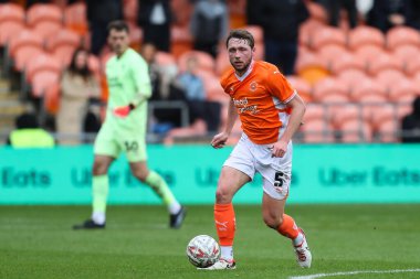 Blackpool 'dan Matthew Pennington 1 Aralık 2024' te Birleşik Krallık 'ın Bloomfield Road kentinde oynanan Blackpool-Birmingham maçında ikinci tur karşılaşmasında