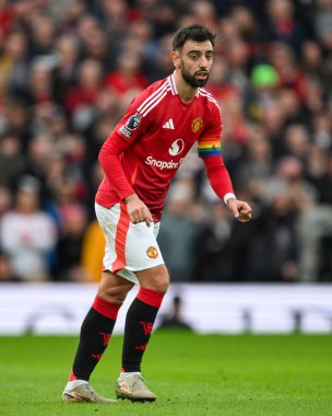 Manchester United 'dan Bruno Fernandes Premier League maçı sırasında Manchester United Everton' a karşı Old Trafford, Manchester, İngiltere, 1 Aralık 2024