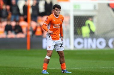 Blackpool 'dan Rob Apter, 1 Aralık 2024 tarihinde Birleşik Krallık, Blackpool' da oynanan Blackpool-Birmingham maçı sırasında oynanan ikinci tur karşılaşmasında