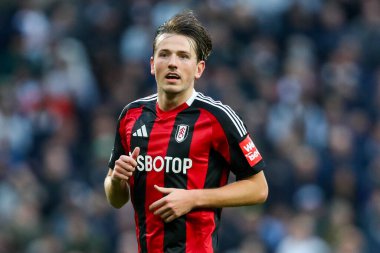 Fulham 'dan Sander Berge Premier Lig maçı sırasında Tottenham Hotspur Fulham' a karşı Tottenham Hotspur Stadyumu, Londra, 1 Aralık 2024