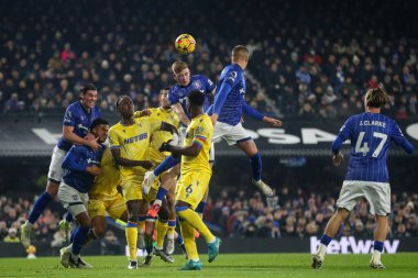 Ipswich Town 'dan Liam Delap, Premier Lig maçı sırasında Ipswich Town ile Ipswich Road, Ipswich, İngiltere' de 3 Aralık 2024 'te oynanan Crystal Palace maçında defans sahasındaki yerini aldı.