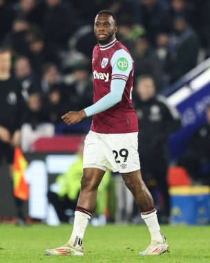 West Ham United 'dan Aaron Wan-Bissaka Premier League maçı sırasında Leicester City, King Power Stadyumu' nda West Ham United 'a karşı, 3 Aralık 2024