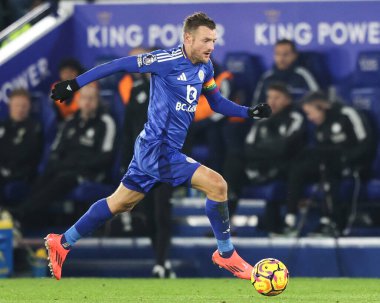 Leicester City 'den Jamie Vardy, 3 Aralık 2024' te King Power Stadyumu 'nda Leicester City ile West Ham United arasında oynanan Premier League maçında topu ileri taşıyor.