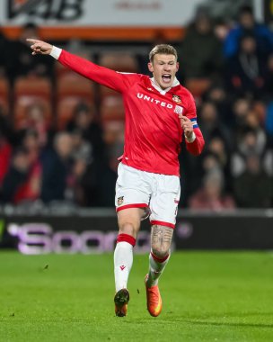 Wrexham 'dan James McClean takımına 3 Aralık 2024' te SToK Cae Ras, Wrexham, İngiltere 'de oynanan Sky Bet 1 karşılaşmasında Wrexham-Barnsley maçında talimat verdi.
