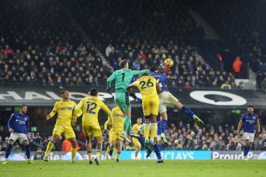 Crystal Palace 'dan Dean Henderson, Premier Lig maçı sırasında Ipswich Town' a karşı Ipswich Road, Ipswich, İngiltere, 3 Aralık 2024 'te Crystal Palace maçında topu açık bir şekilde atıyor.