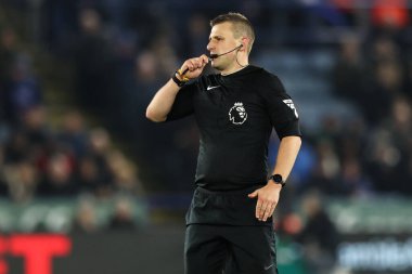 Hakem Josh Smith Premier Lig karşılaşmasında Leicester City, West Ham United 'a karşı King Power Stadyumu, Leicester, İngiltere, 3 Aralık 2024