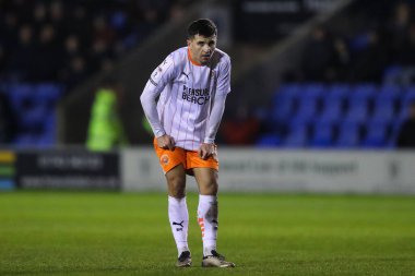 Blackpool takımından Albie Morgan 4 Aralık 2024 'te Croud Meadow, Shrewsbury' de Shrewsbury Town 'a karşı Blackpool maçında